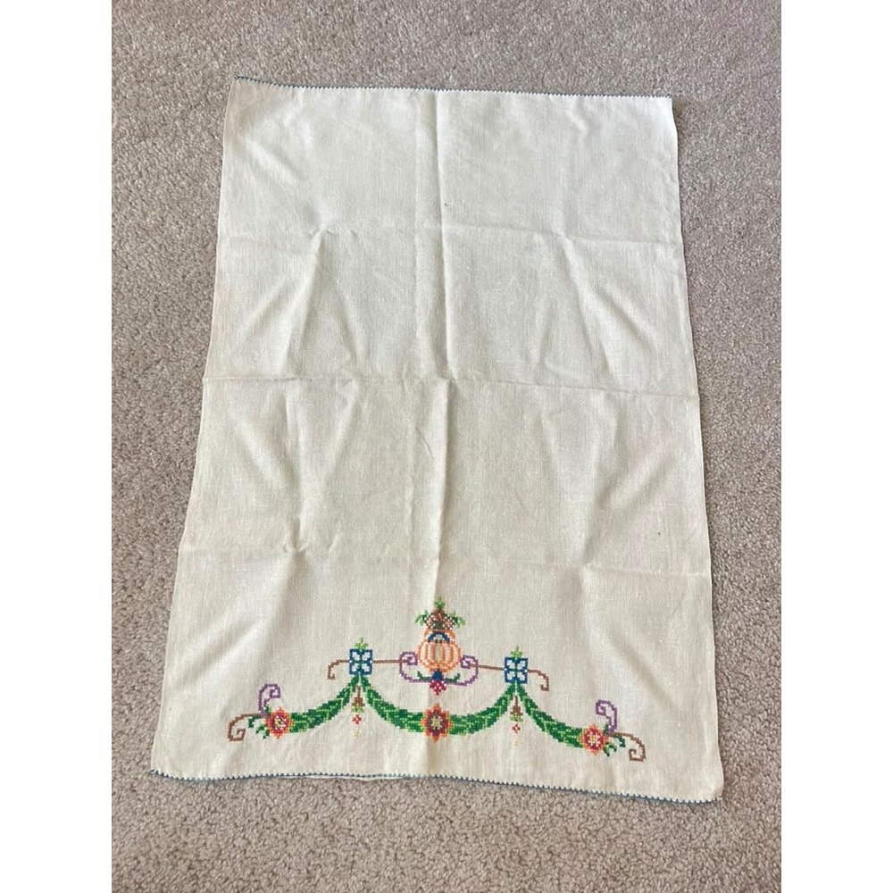 Vintage Hand Embroidered Linen Towel Floral Cross Stitch Swag Cream 26x16